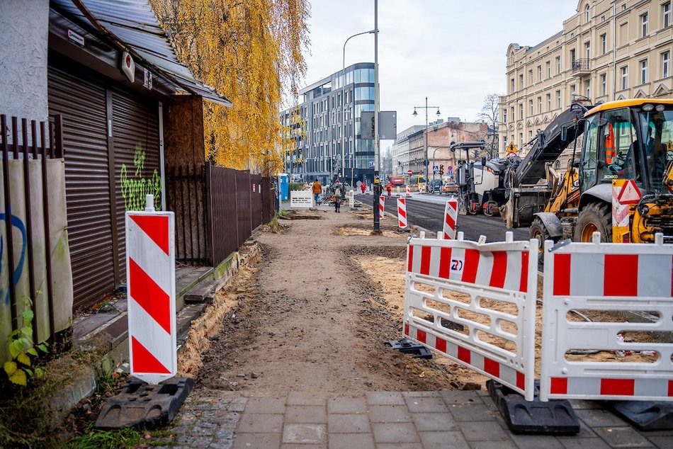 Łódź. Remont Struga w Łodzi postępuje. Część nowej jezdni już ułożona