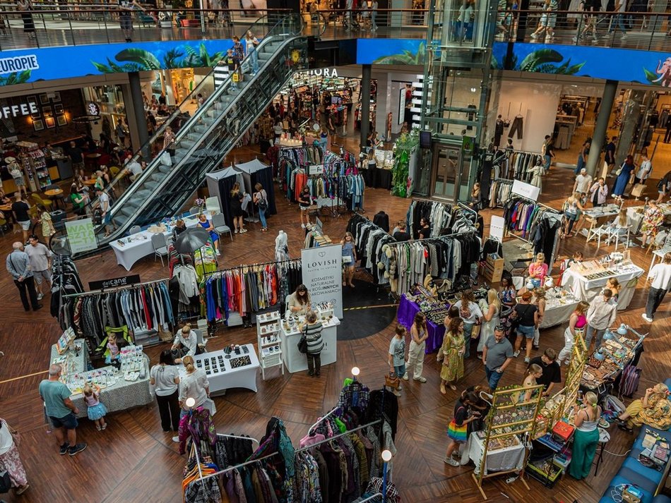 Łódź. Targi Shop Local w Manufakturze