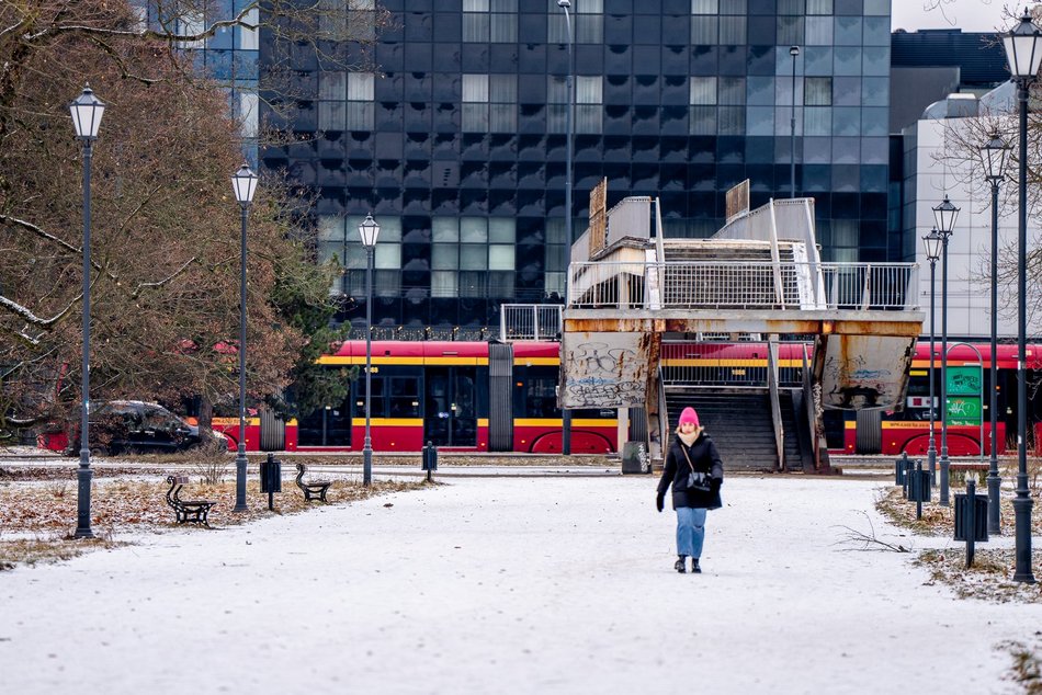 Park Poniatowskiego w zimowej szacie