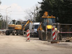 Remont Pomorskiej. Trwają prace przy budowie kanalizacji deszczowej. Sprawdzamy postępy