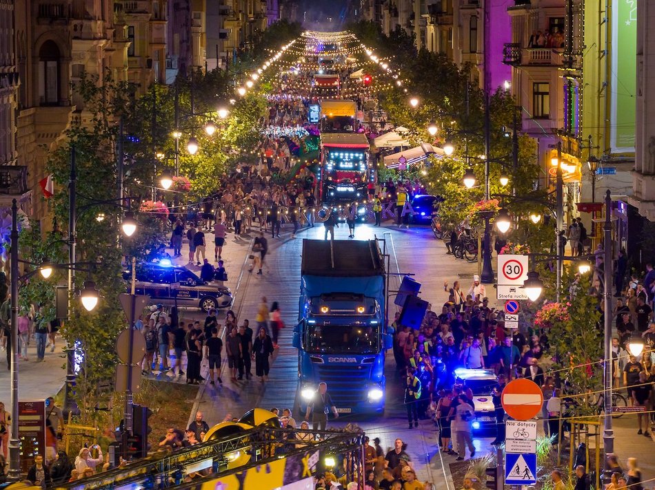 Łódź. To dopiero widok! Największy pochód w historii Parady Wolności w Łodzi z lotu ptaka!