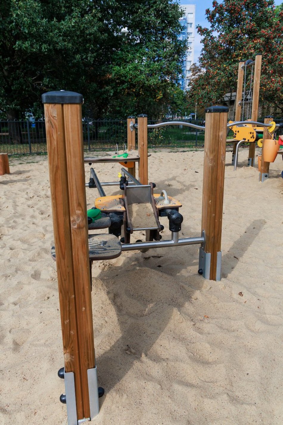Łódź. Nowy park zabaw na Widzewie w Łodzi. Takiego miejsca chcieli łodzianie