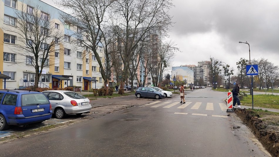 Łódź. Remont Bartoka. Będzie nowa nawierzchnia, chodniki i miejsca parkingowe