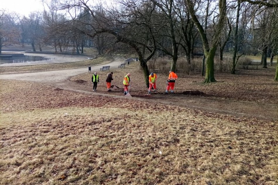Łódź. Łódź sprząta na błysk po zimie! Pracownicy nie próżnują i porządkują ulice, parki, chodniki i nie tylko