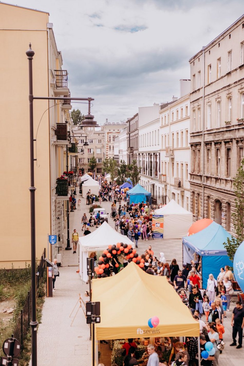 dzieci podczas zabawy