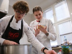 Łódź. Uczniowie Zespołu Szkoł Gastronomicznych w Łodzi