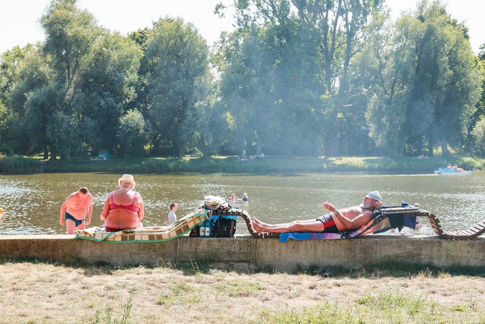 Łódź. Upalny weekend na Stawach Jana w Łodzi. Tak wypoczywają łodzianie!