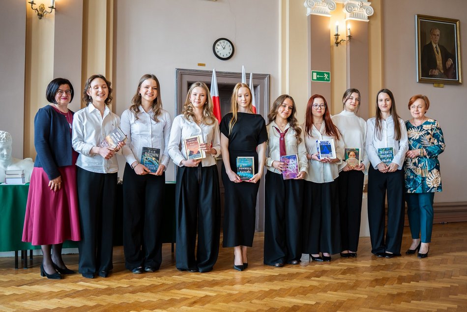 Łódź. Zakończenie roku szkolnego w III Liceum Ogólnokształcącym w Łodzi