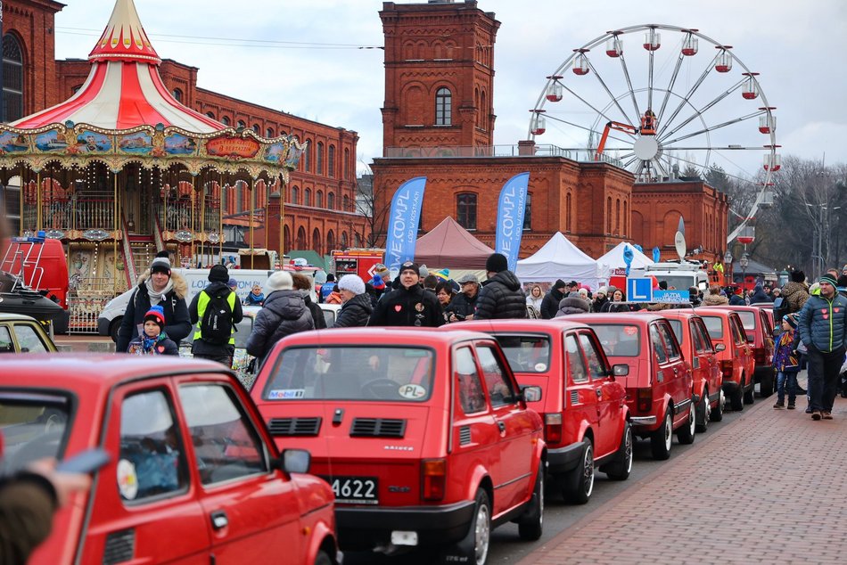 uczestnicy finału wielkiej orkiestry świątecznej pomocy w Łodzi