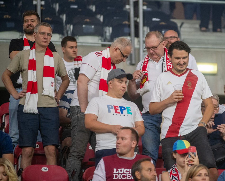 Mecz ŁKS Łódź – Korona Kielce. Kibice na trybunach stadionu przy al. Unii