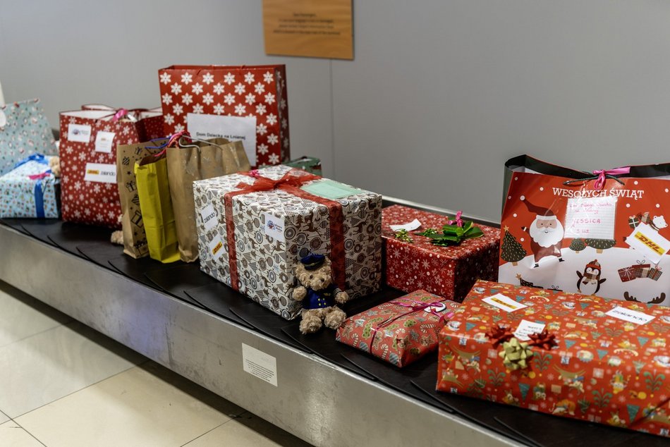 Święty Mikołaj wylądował na lotnisku w Łodzi