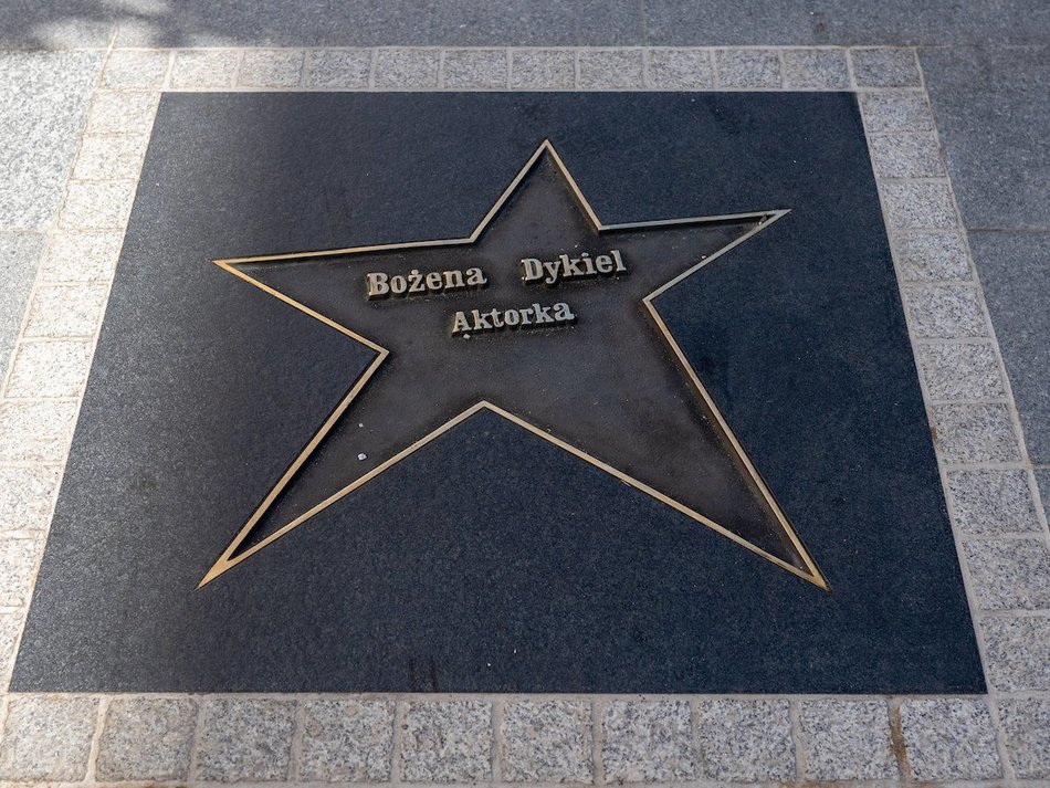 Łódź. Aleja Gwiazd na Piotrkowskiej w Łodzi. Odsłonięto gwiazdę aktorki Bożeny Dykiel