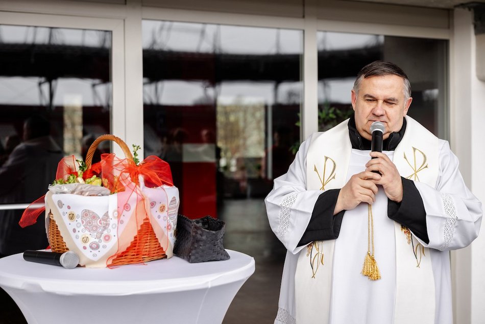 Łódź. Święcenie pokarmów na stadionie Widzewa Łódź