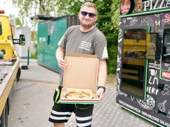 Pierwszy automat z pizzą w Łodzi stanął na Retkini