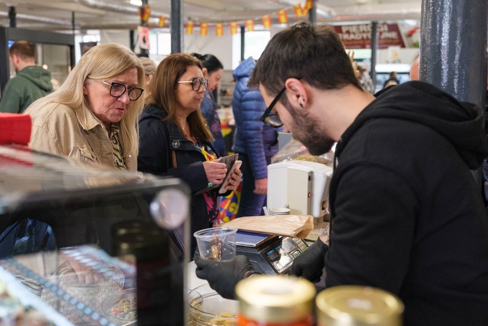 Łódź. Bazar smaku w Ogrodach Geyera w Łodzi przyciąga smakoszy! Zdrowa żywność dla każdego