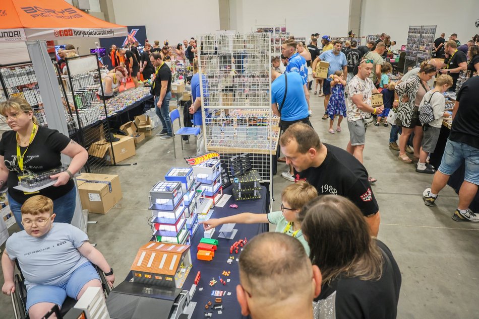 Łódź. Hot Wheels opanowały halę Expo Łódź! Setki miniatur aut, wyścigi na żywo i nie tylko!