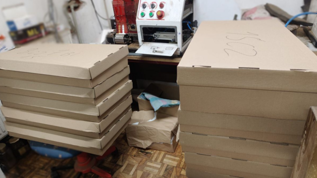 Nielegalne papierosy za ponad 200 tysięcy zł przechwycone! Policjanci z Łodzi zatrzymali 61-latka