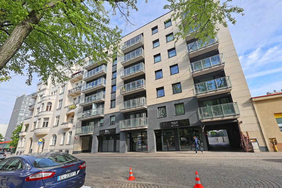 Łódź, budynki plomby pomiędzy kamienicami