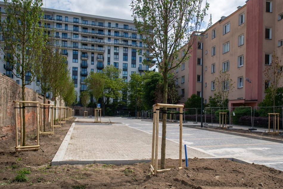 Nowy woonerf przy Wierzbowej w Łodzi prawie gotowy. I to w samym centrum miasta!