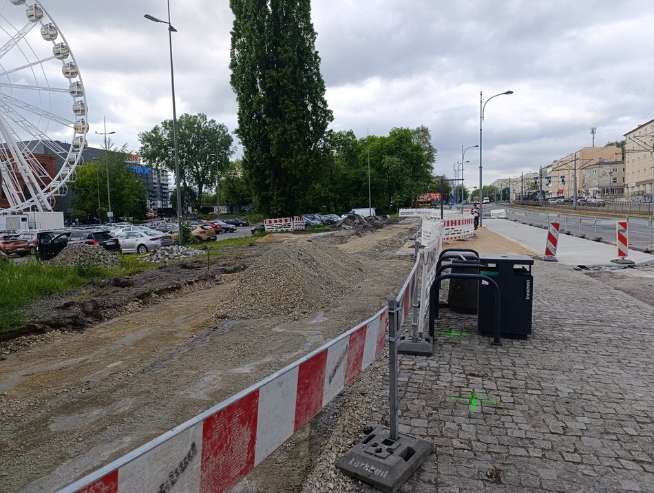 Łódź. Remont przystanków MPK Łódź przy Manufakturze