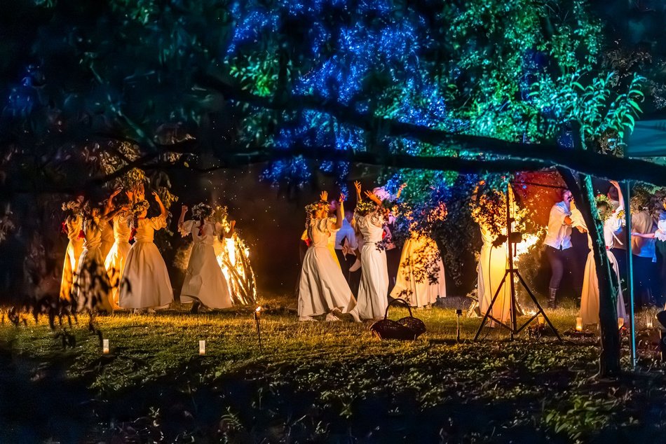 Noc Świętojańska w Łodzi. Magiczne atrakcje na Fali, Stawach Jana i w Botaniku