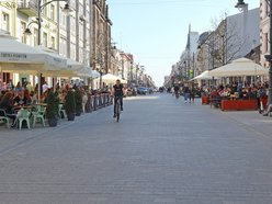 Sezon ogródkowy w Łodzi rozpoczęty! Łodzianie mogą już cieszyć się jedzeniem na zewnątrz