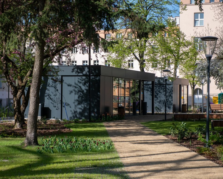 Plac Komuny Paryskiej w remonecie