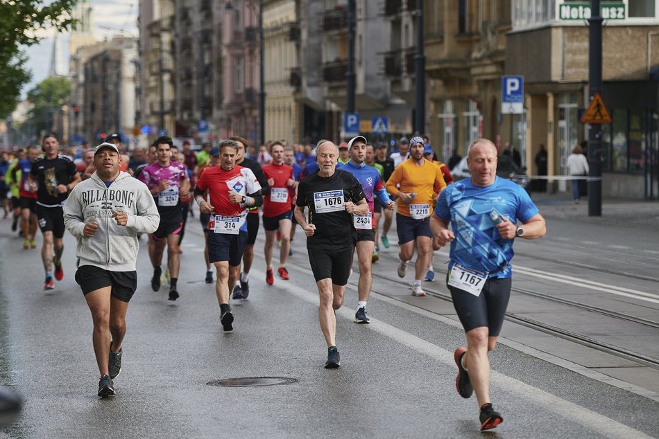 Biegacza podczas Rossmann Run