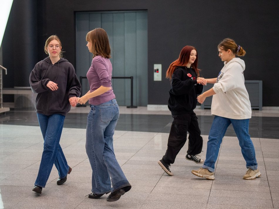 EC1 Łódź - belgijkę tańczą licealiści z II LO, III LO i XI LO