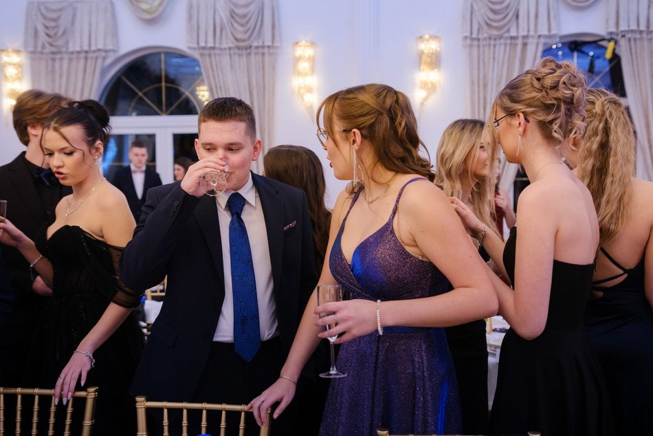 Studniówka XV w Łodzi. Niezapomniane chwile i piękne wspomnienia