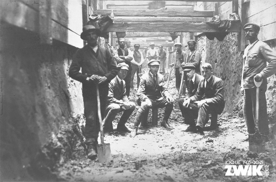 Łódź. szalowanie wykopu pod budowę kolektora