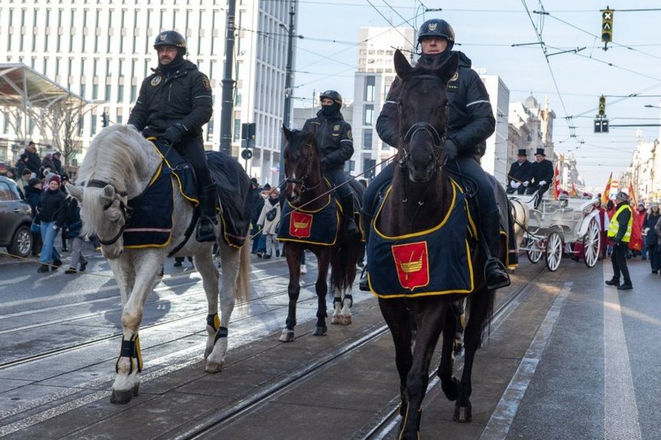 Łódź. Orszak Trzech Króli przeszedł ulicami Łodzi. Radosny pochód przyciągnął tłumy