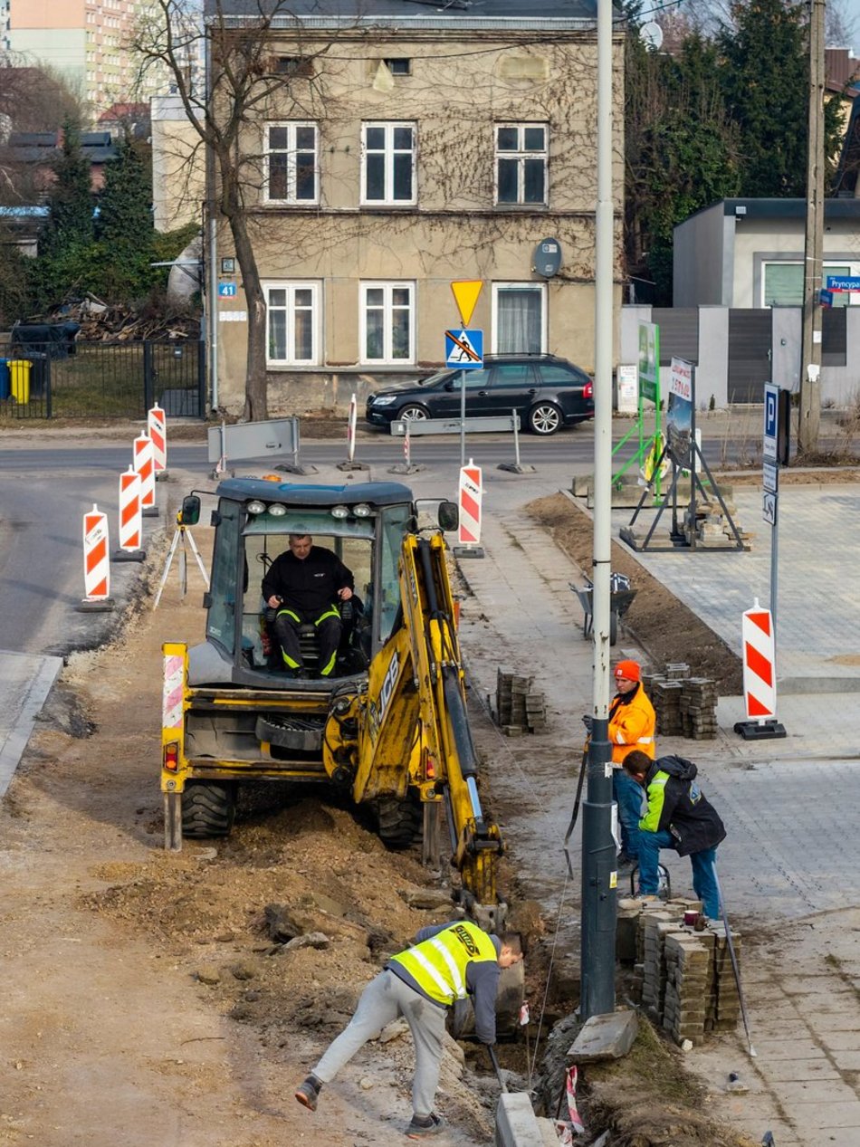 Łódź. Remont Kongresowej. Zmiany w ruchu i MPK Łódź na skrzyżowaniu z Łazowskiego
