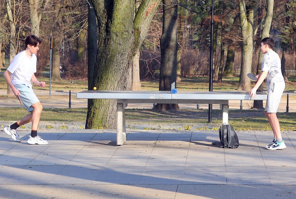 Łódź. Łódź budzi się do życia! Łodzianie i turyści tłumnie korzystają z pierwszych dni wiosny