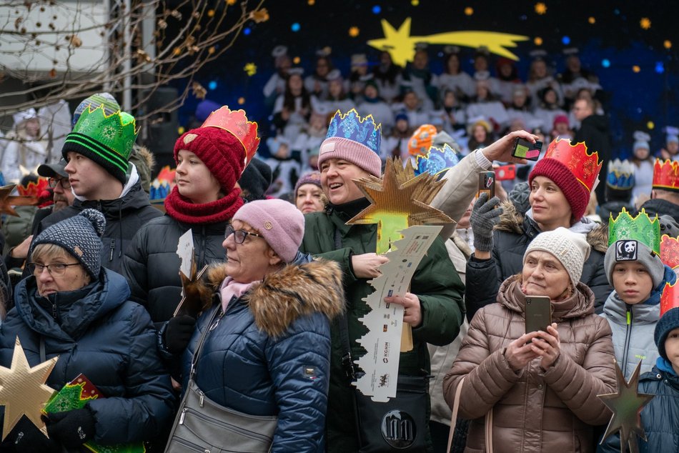 Orszak Trzech Króli w Łodzi. Tłumy łodzian świętowały w kolorowym pochodzie [ZDJĘCIA]