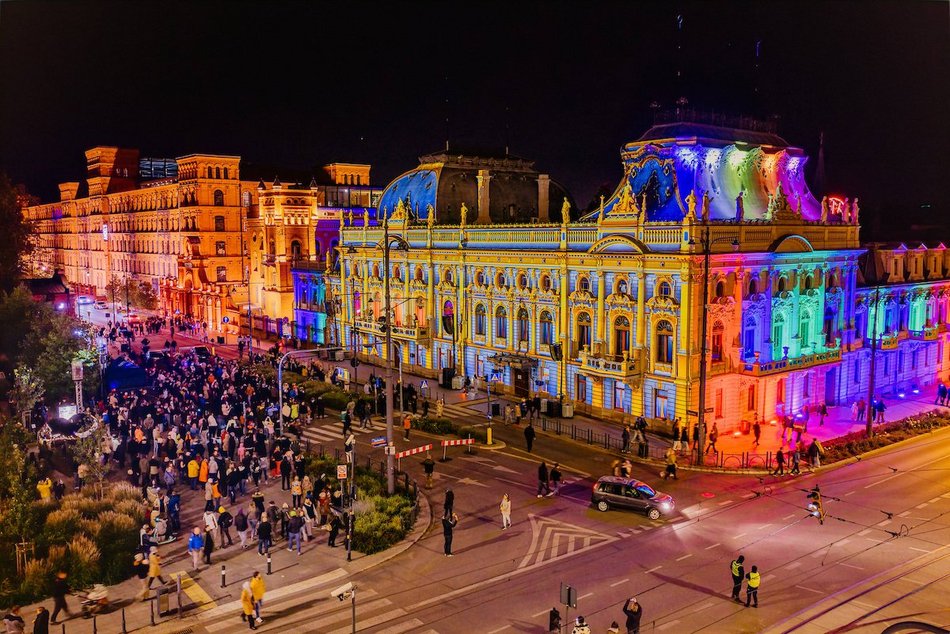 Łódź. Po prostu magia! Pałac Poznańskich zachwyca na Light Move Festival 2025
