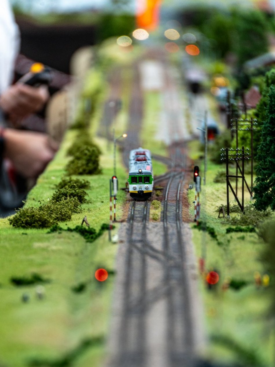 Wystawa makiet klejowych na dworcu Łódź Fabryczna