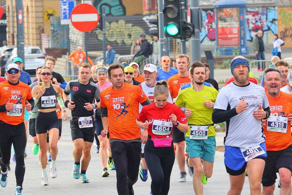 Łódź. DOZ Maraton Łódź 2026. Brałeś udział w biegu na 10 km? Znajdź się na zdjęciach!