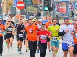 Łódź. DOZ Maraton Łódź 2026. Brałeś udział w biegu na 10 km? Znajdź się na zdjęciach!