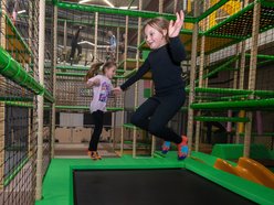 Łódź. Zapisz dziecko na ferie zimowe 2026 w Łodzi. Zostały wolne miejsca na II turnus półkolonii