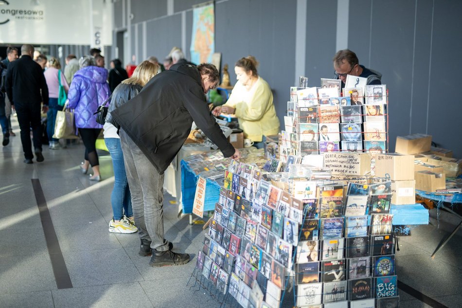 Giełda Rzeczy Dawnych i Osobliwości w Łodzi! Jakie perełki znaleźli łodzianie?