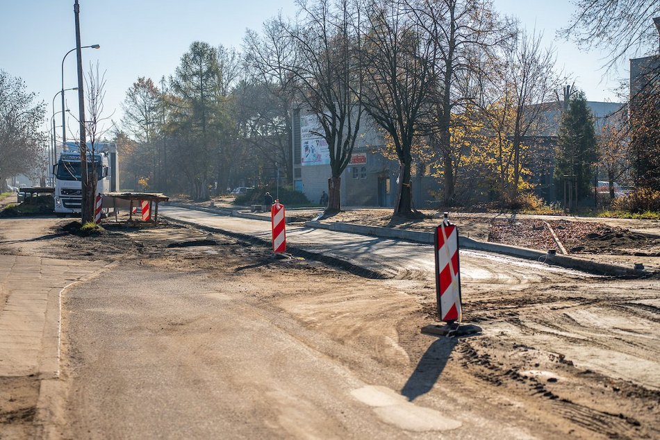 Remont Szparagowej i Wersalskiej. Układają już nowy asfalt