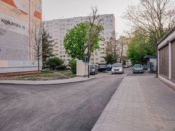 Łódź. Wioślarska w Łodzi po remoncie pierwszego odcinka. Nowe parkingi, jezdnia i chodniki