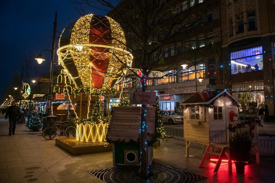 Ялинка на Piotrkowskiej вже готова до свят