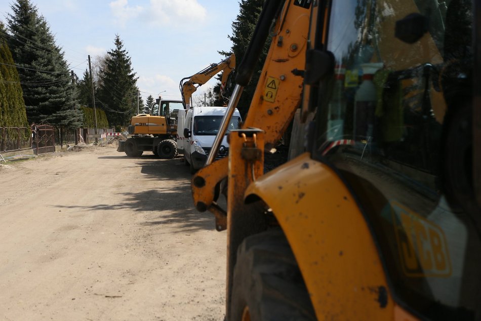 Remont Pomorskiej. Trwają prace przy budowie kanalizacji deszczowej. Sprawdzamy postępy