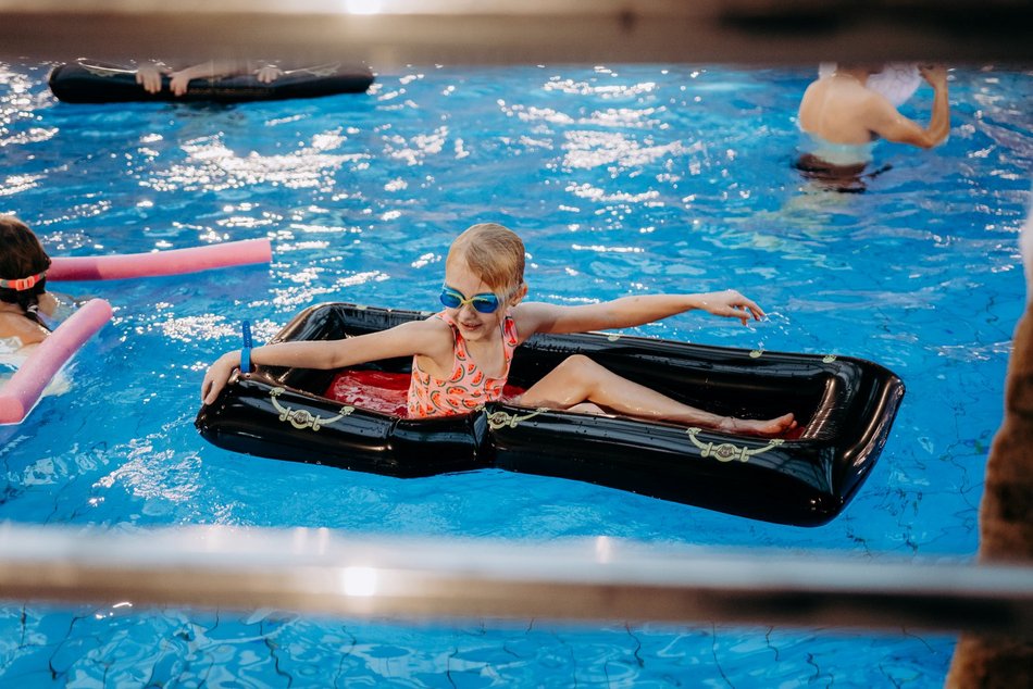 Łódź. Halloween w Aquaparku Fala. Upiorna muzyka, niespodzianki i pływający kościotrup!