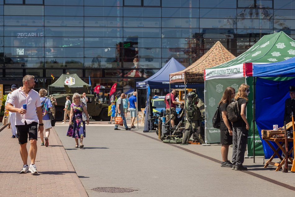 Piknik Weterana w Manufakturze. Pokazy sprzętu, pojazdy wojskowe, wojskowa grochówka
