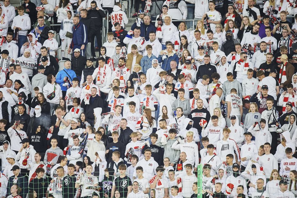 Kibice na meczu ŁKS Łódź - Wisła Kraków. Tłumy na trybunach