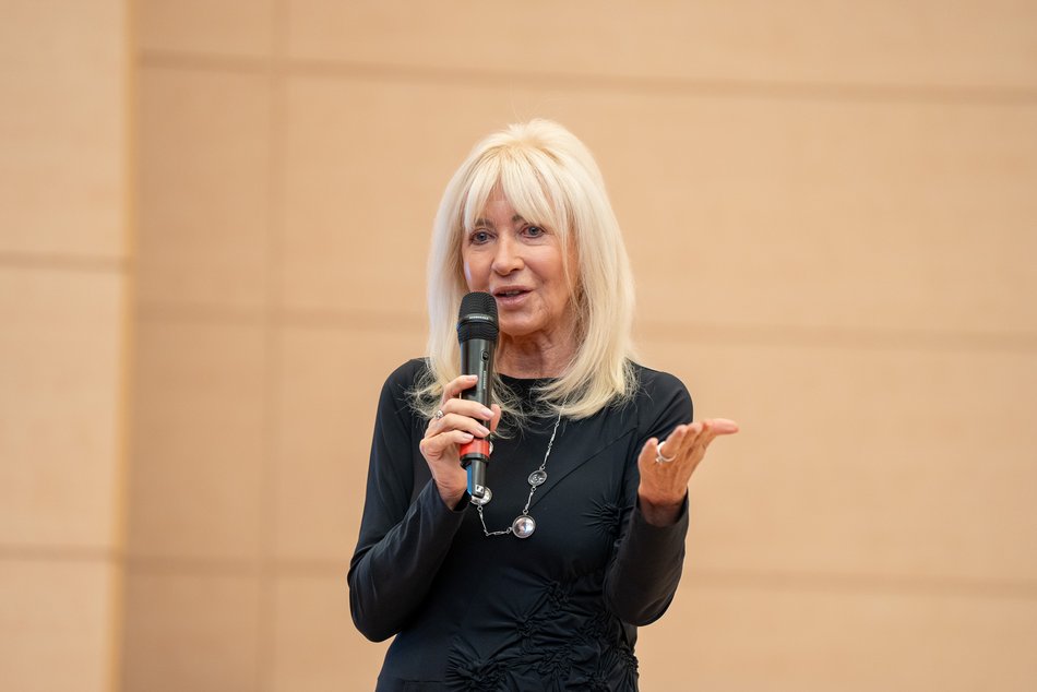 Łódź. Anna Maria Wesołowska na Uniwersytecie Łódzkim. Aula WPiA pękała w szwach