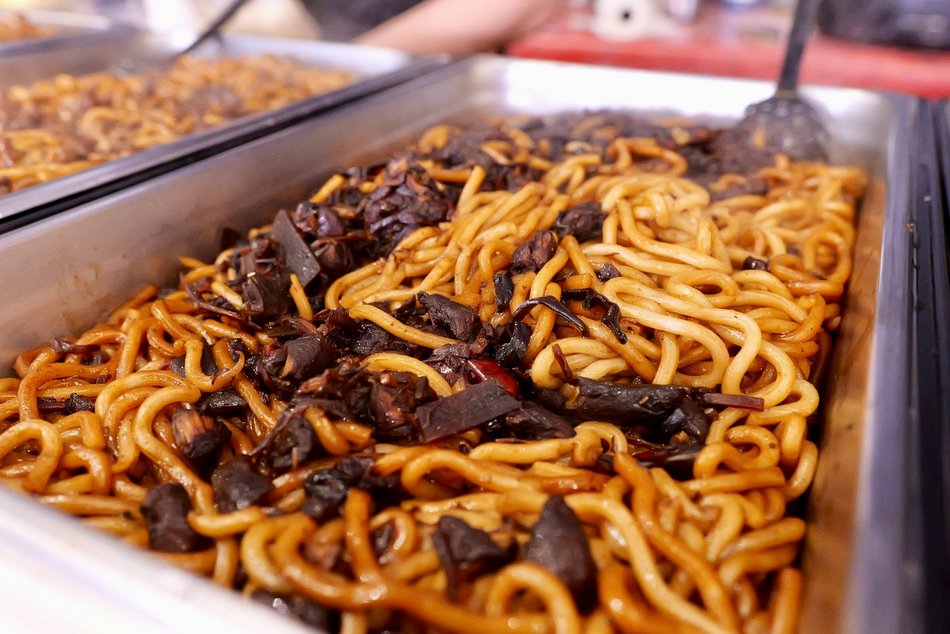 Festiwal Azjatycki przy Piotrkowskiej 217 trwa! Remedium na kapryśną pogodę?